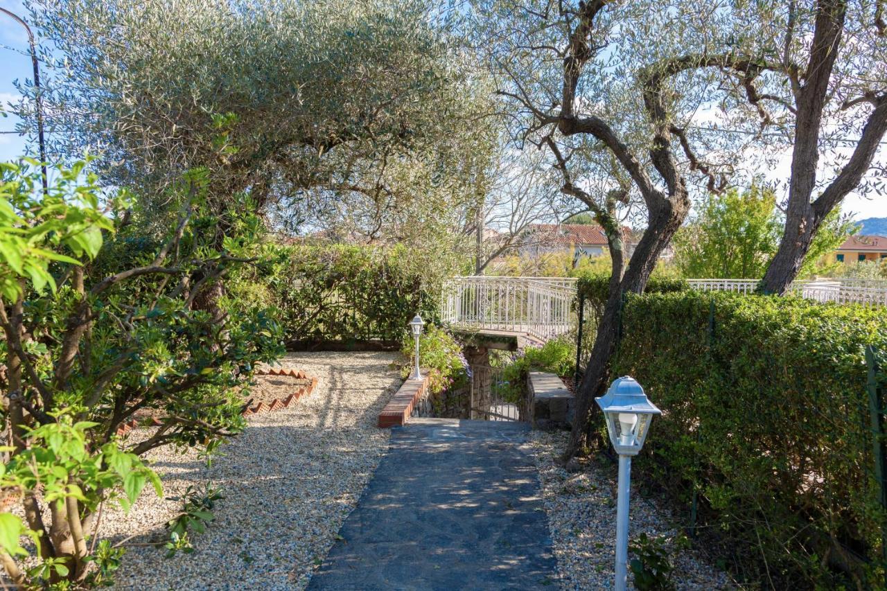 Villa La Rodina ディアーノ・マリーナ エクステリア 写真
